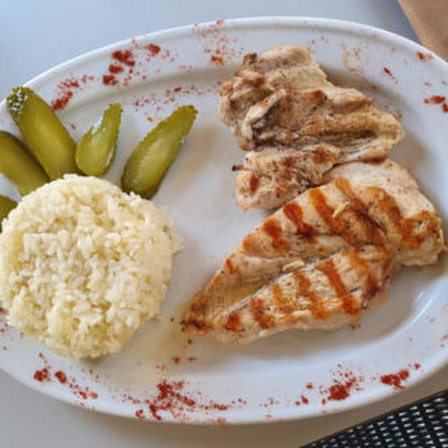Pechuga de Pollo A la Plancha Con Guarnicion