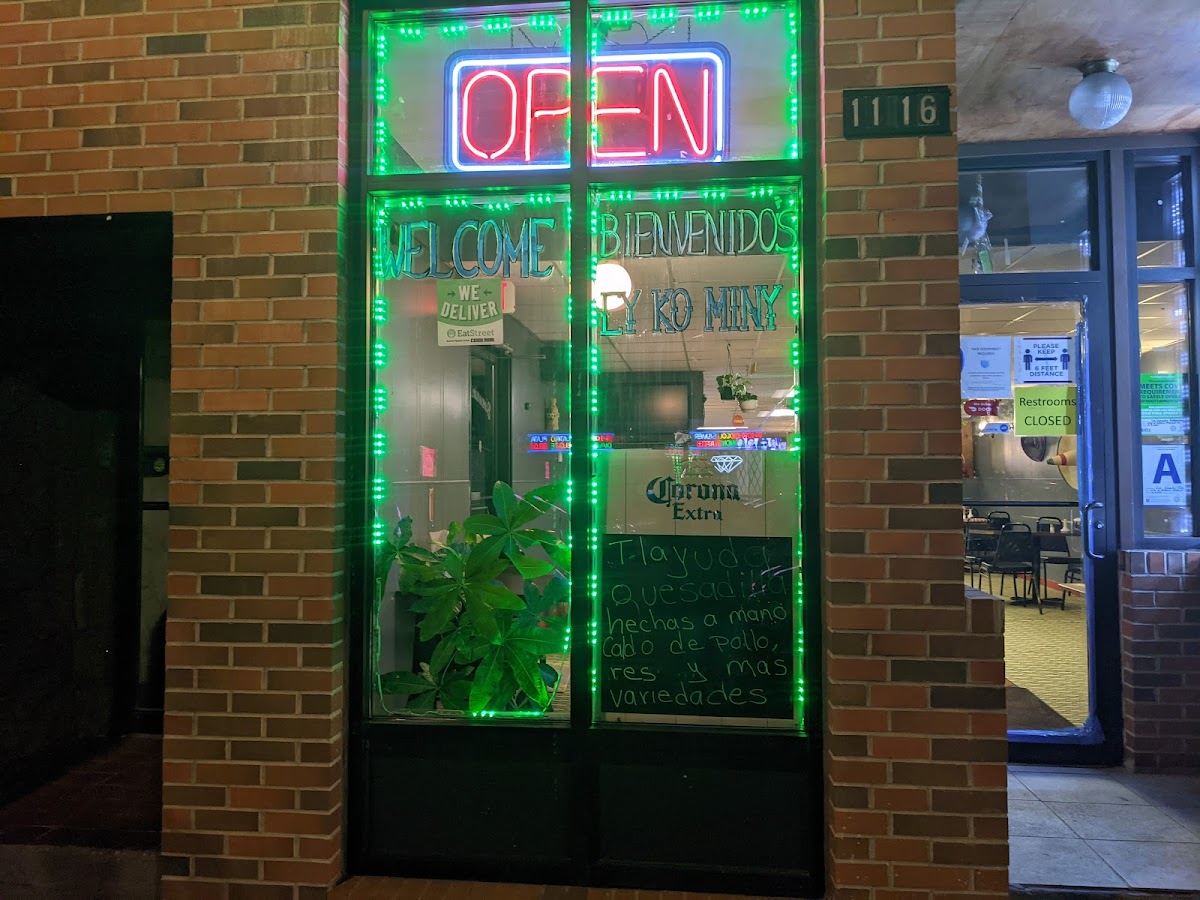 Tacos 'Los Gemelos'