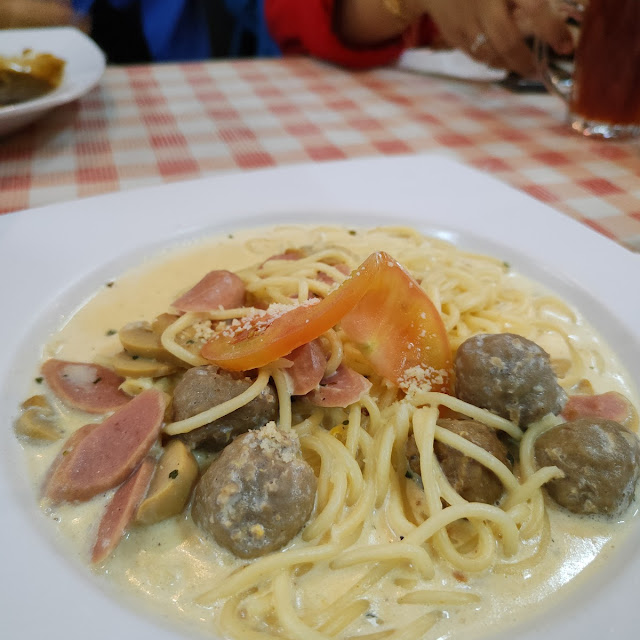 Spaghetti Aglio Olio Meatball Chickenball