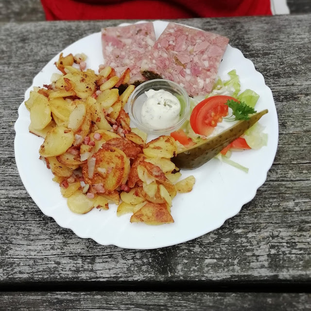 Wurstsülze Mit Bratkartoffeln