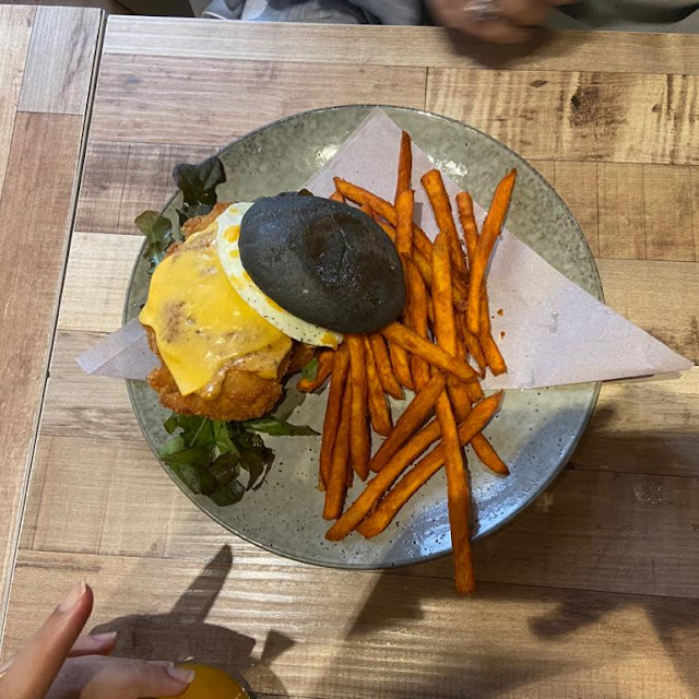 The Sawadi-Crab Burger
