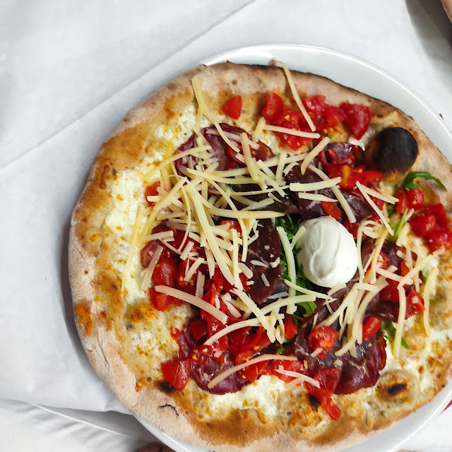 Pizza 'cunzata Con Impasto Ai Cereali