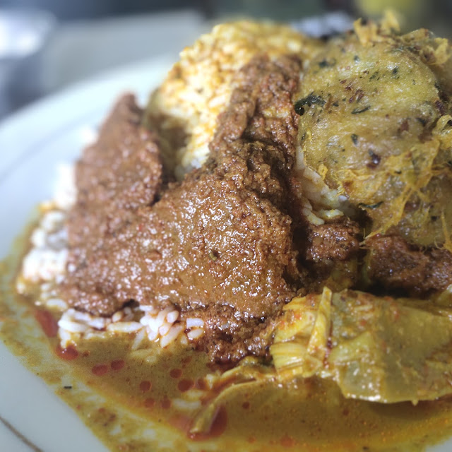 Nasi Rendang Plus Perkedel
