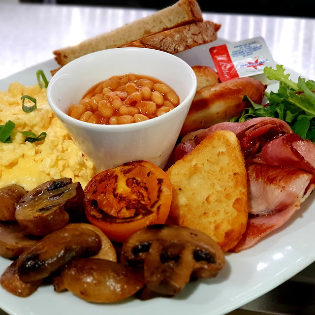 Crema Big Breakfast
