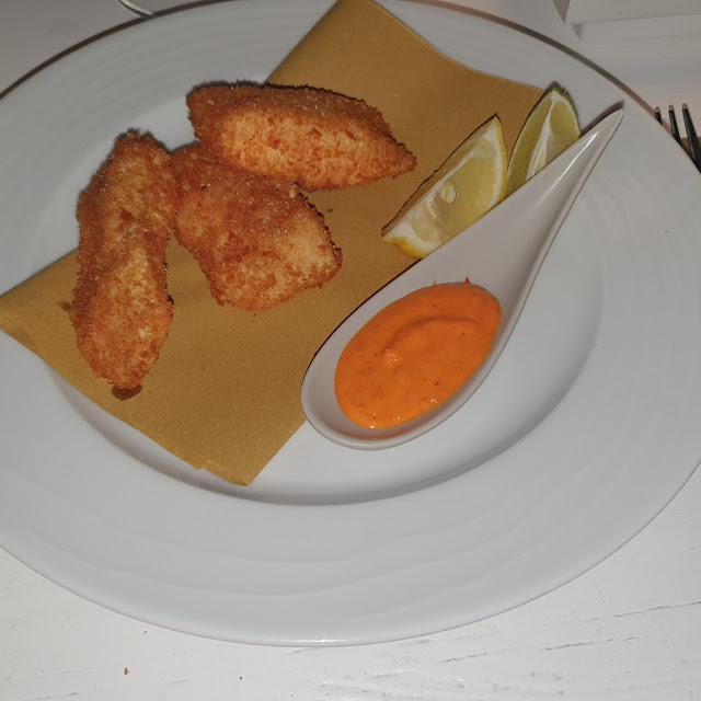 Salmone In Tempura Con Salsa Al Peperoncino