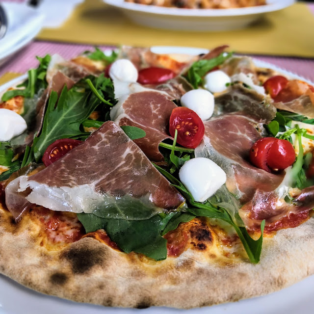 Prosciutto E Funghi Mit Spinat