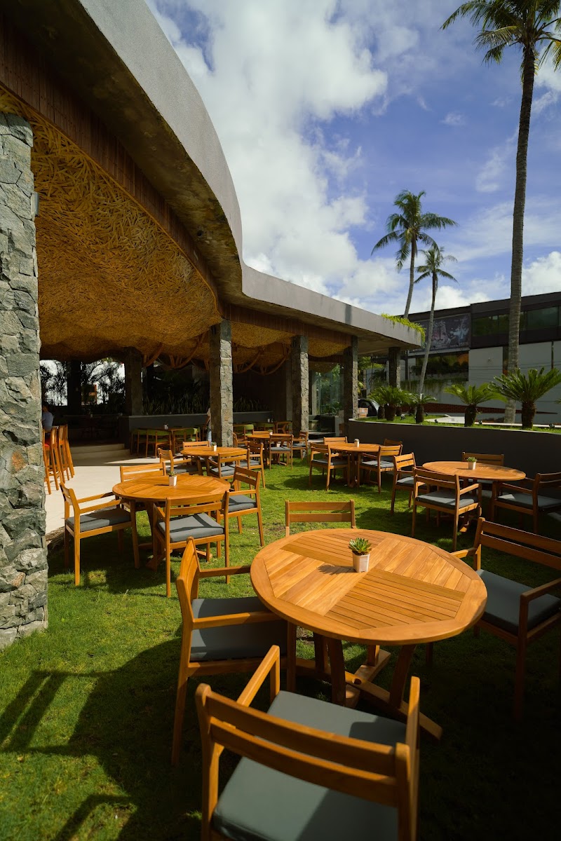 XENO HUB | Restaurant & Co-Working Space Lombok
