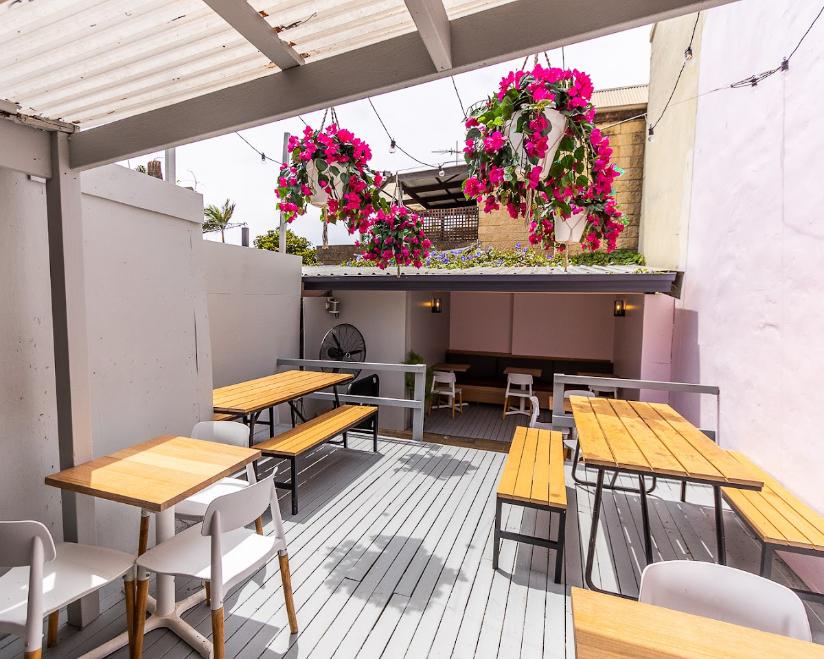 Grey Grus Cafe