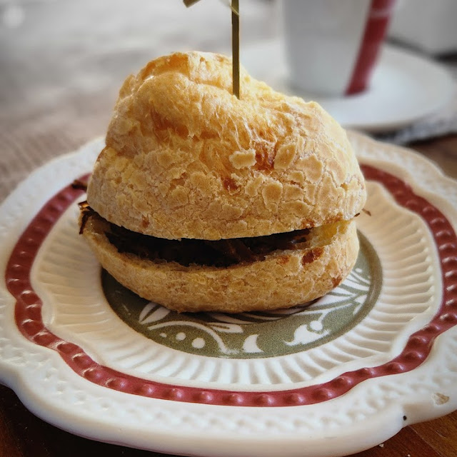 Pão de Queijo Recheado