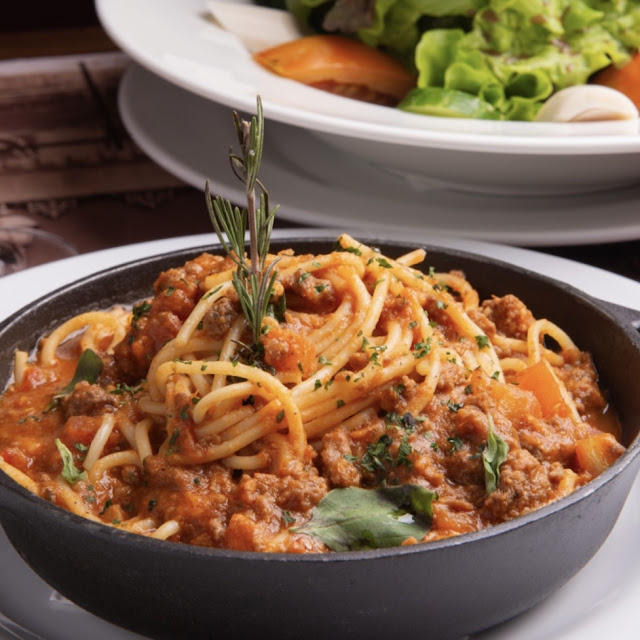Spaghetti Bolonhesa à Jayme Monjardim