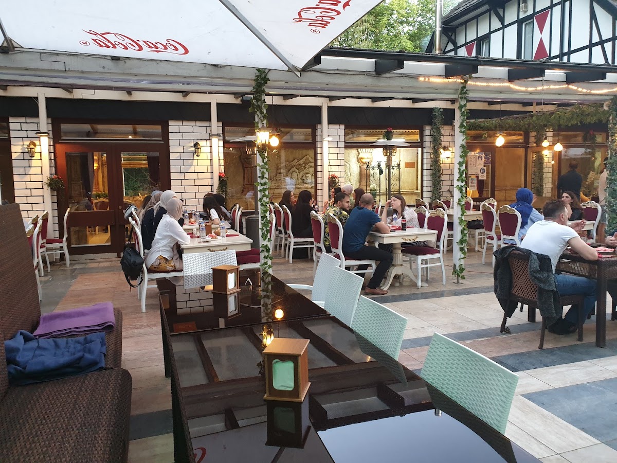 La Sude Cafe & Restaurant