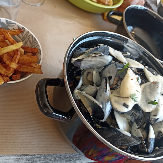 Moules À la Crème Et Frites Maison