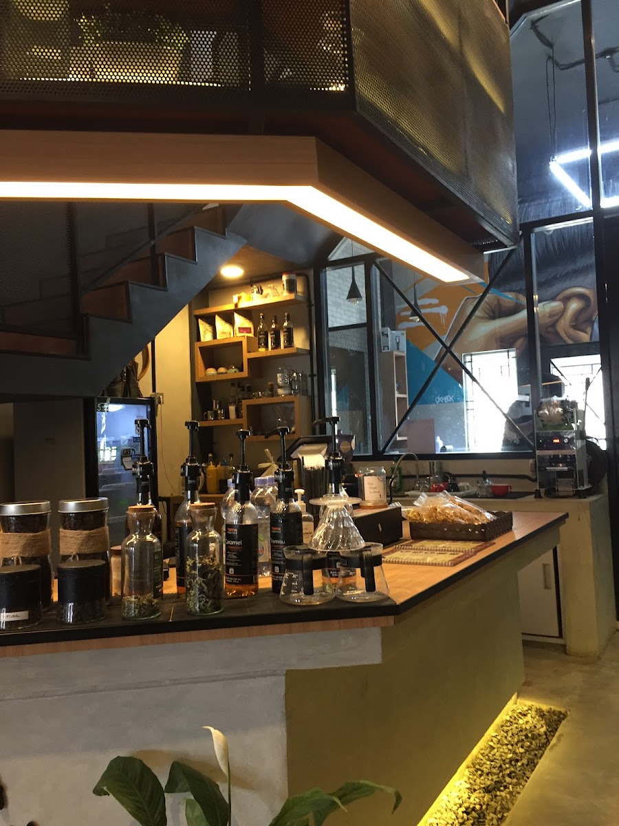 TITIP COFFEE & BARBERSHOP