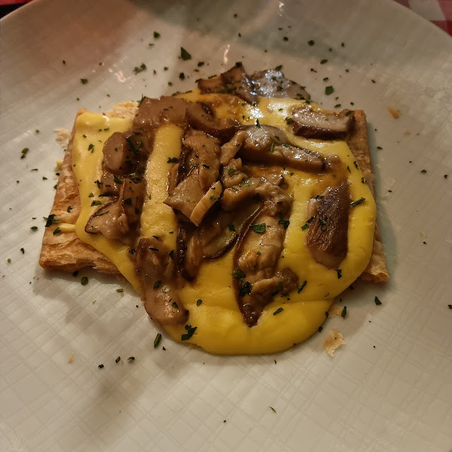 Sfoglia Calda Con Fonduta E Porcini