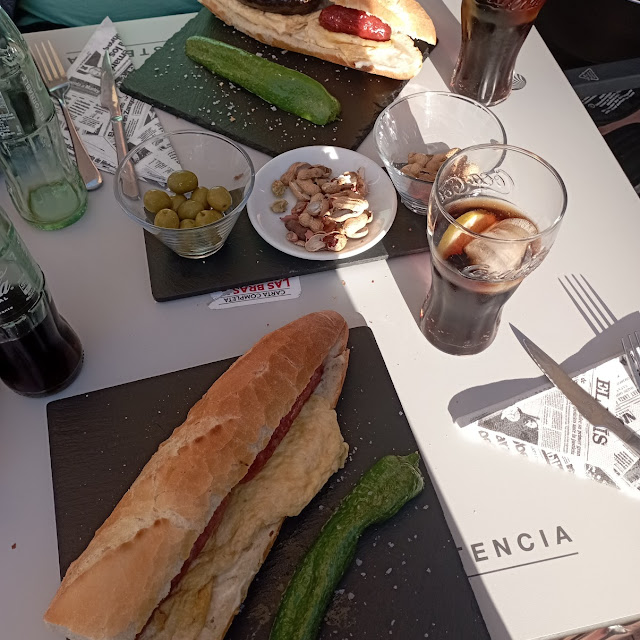 Bocatas Con Embutido A la Brasa