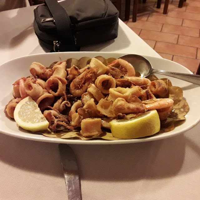 Frittura Di Calamari E Gamberi