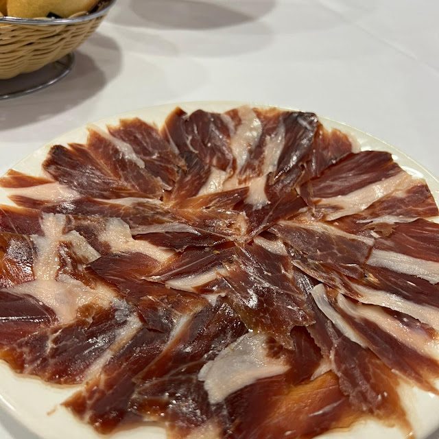Jamón Mangalica Con Queso Parmesano
