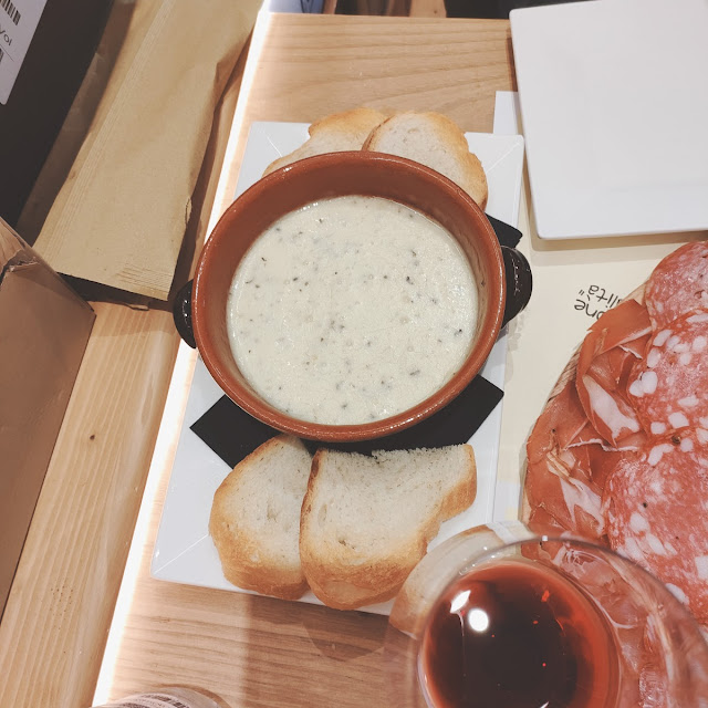 Fonduta Di Pecorino Col Tartufo