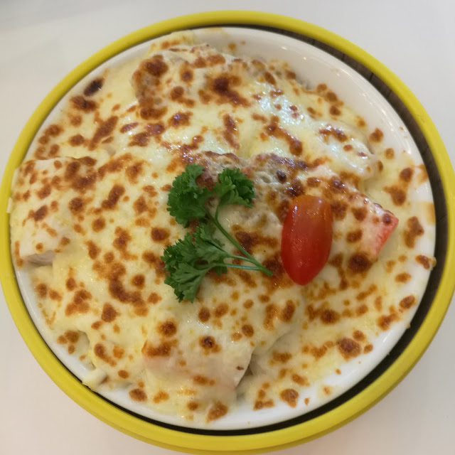 Cheese Baked Seafood Spaghetti
