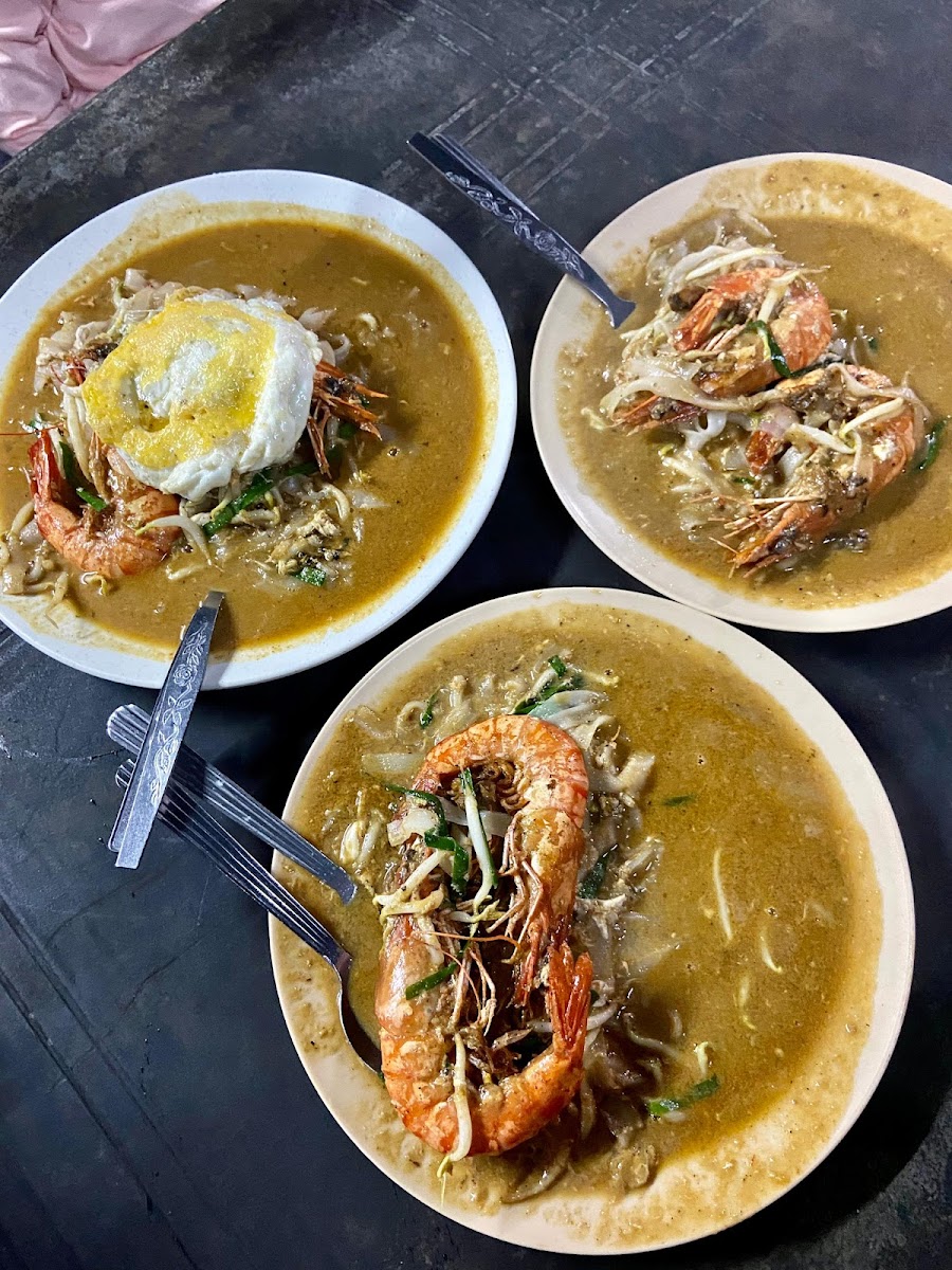 Char Kuew Teow Lunas