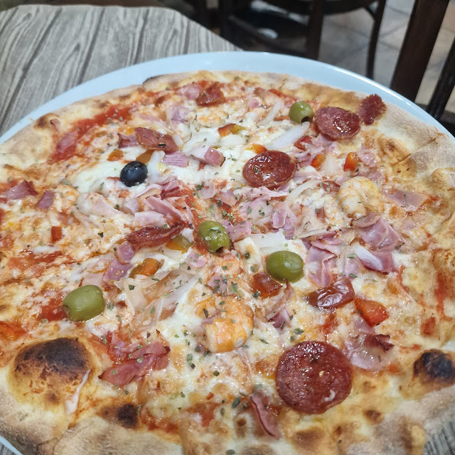 Pizza Jamón Y Queso