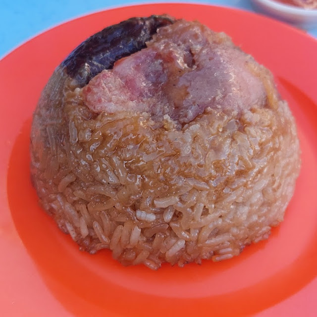 Steamed Glutinous Rice with Chicken 罗米鸡