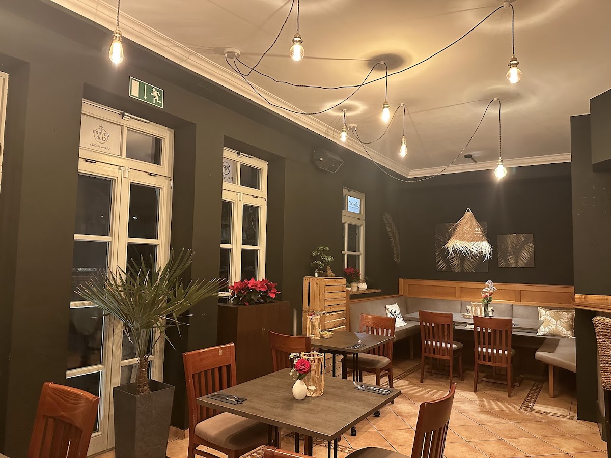 Ho Kitchen & Bar