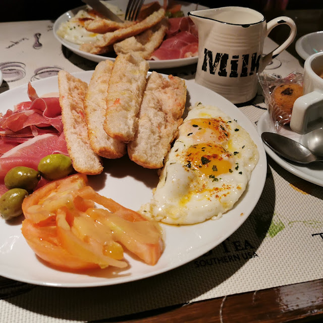Catalan Breakfast
