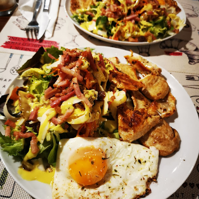 Pollo Con Ensalada Paris