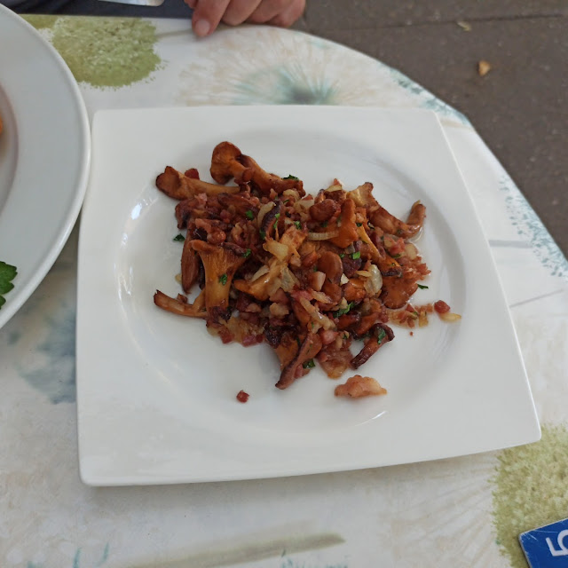 Gebratene Pfifferlinge Mit Speck Und Zwiebeln
