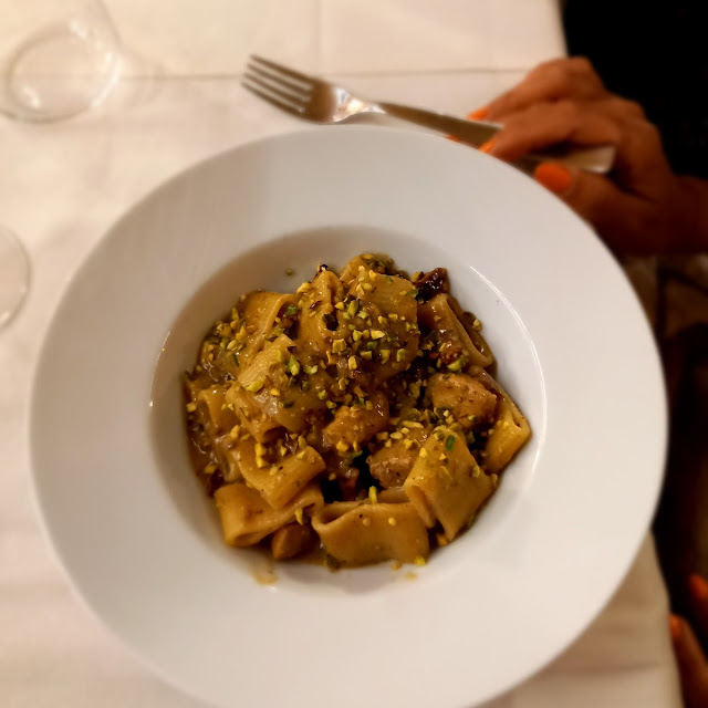 Mezzi Paccheri Di Pasta Fresca Al Pesce Spada