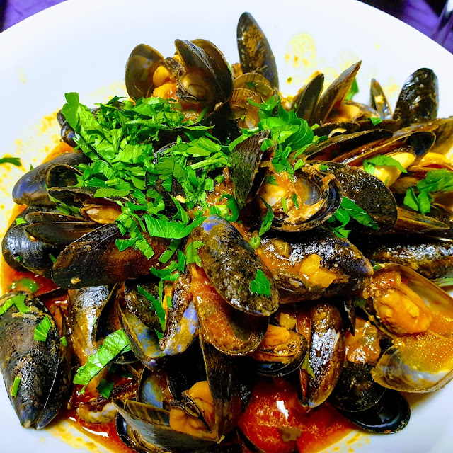 Miesmuscheln In Tomatensauce Mit Knoblauch