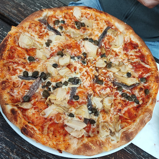 Pizza Nach Eigener Zusammenstellung
