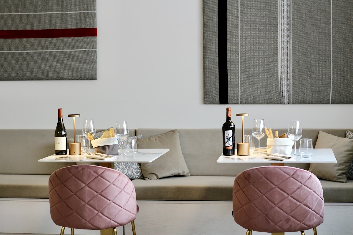 Estro Restaurant