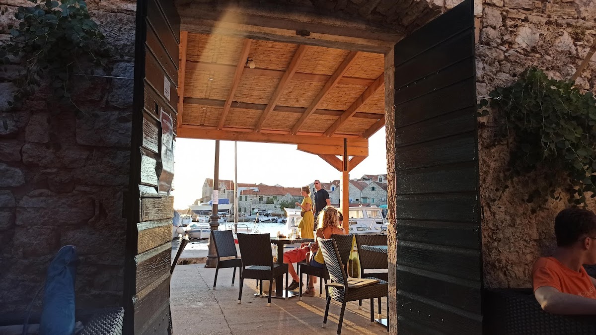 Sepurine Bar