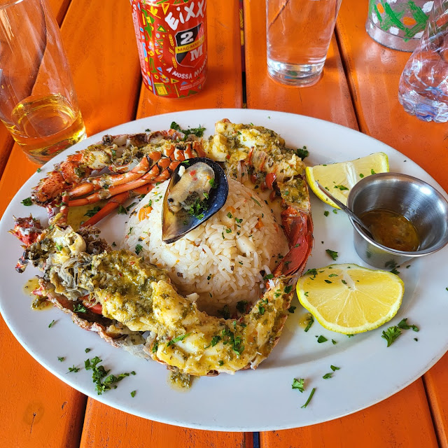 Crayfish with Seafood Rice
