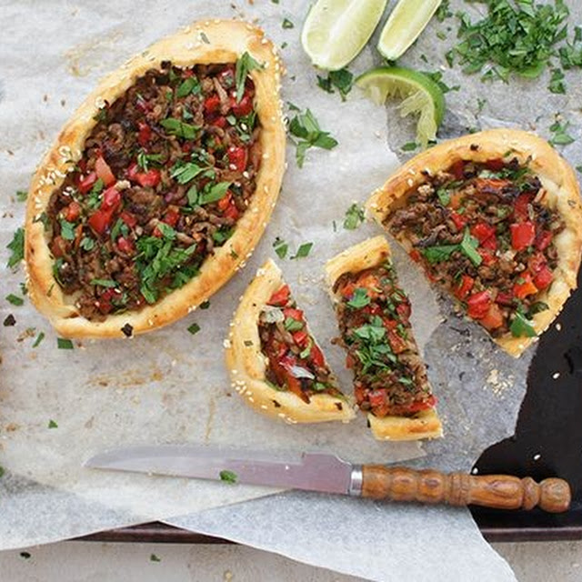 Kiymali Lahmacun Mince Pide