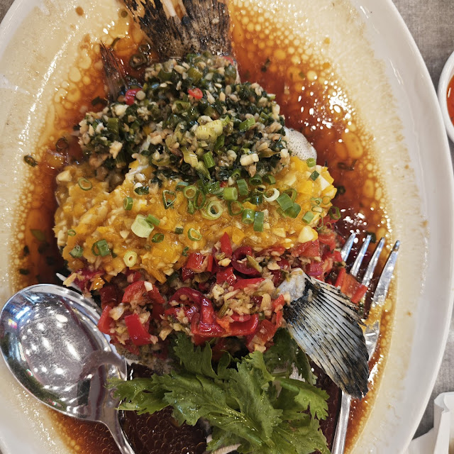 Sizzling Crisp Grass Carp & Chittering with Black Pepper