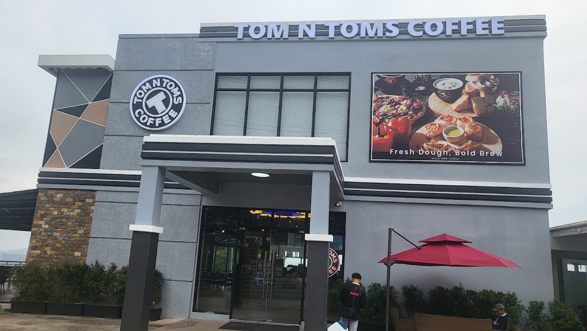 Tom N Toms Coffee - Tagaytay