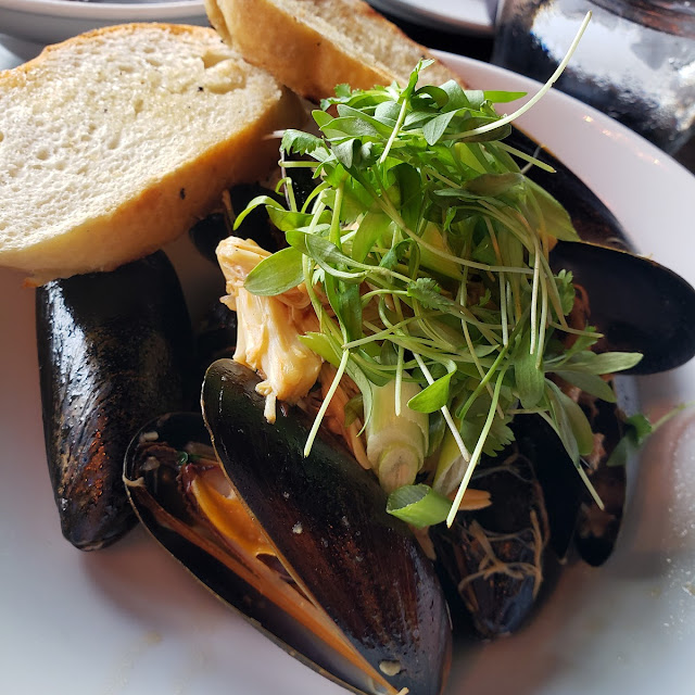 Hong Kong Mussels