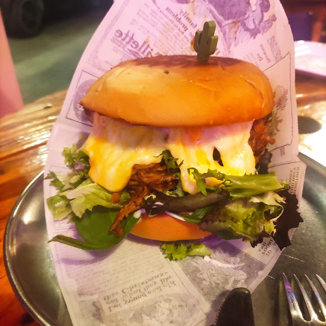Hamburguesa El Charro