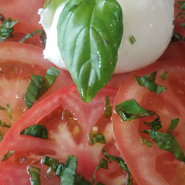 Tomate Con Buffala