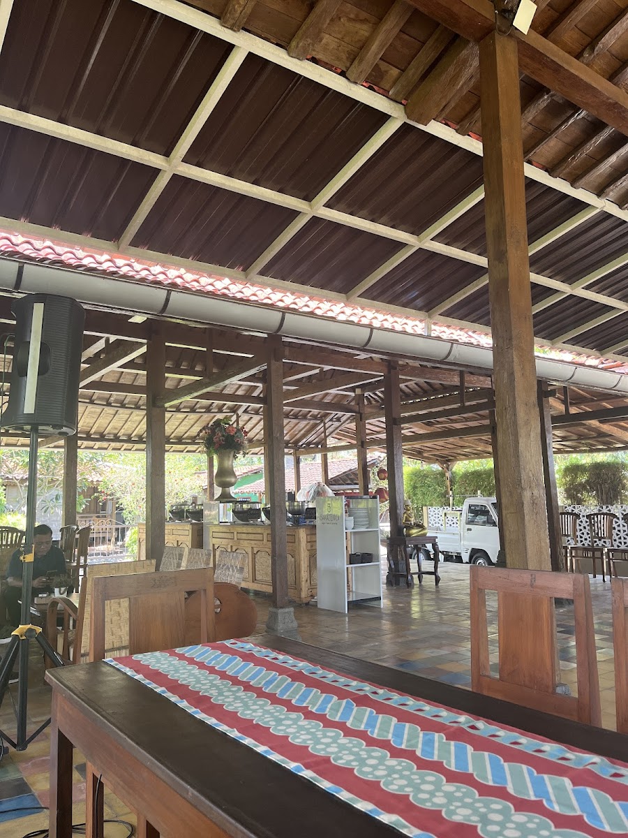 Sakatembi Joglo Temu & Resto