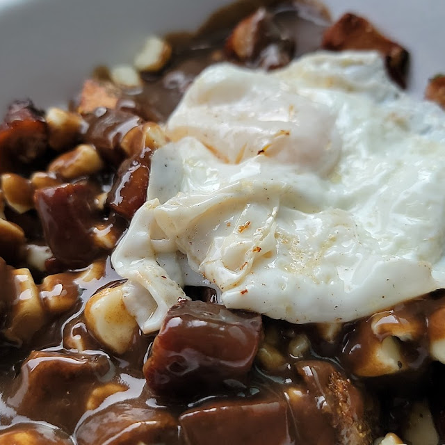 Breakfast Poutine