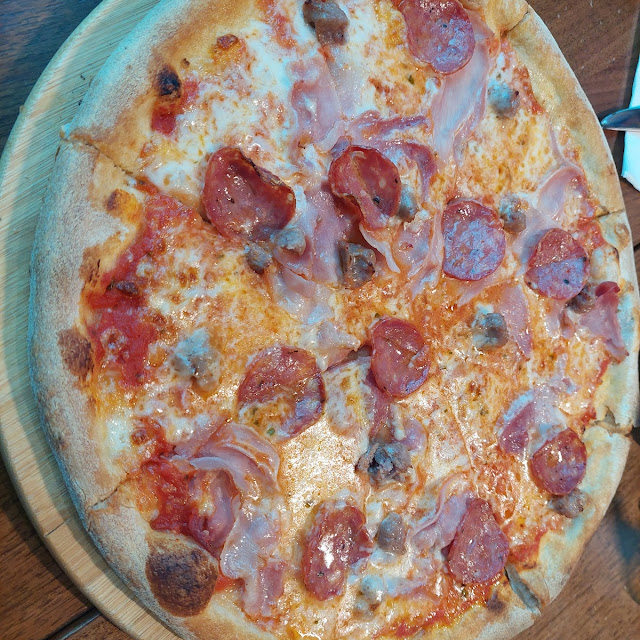 意大利辣肉腸薄餅 diavola pizza