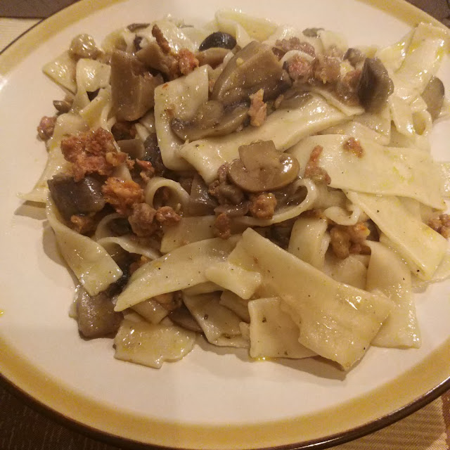 Funghi E Salsiccia