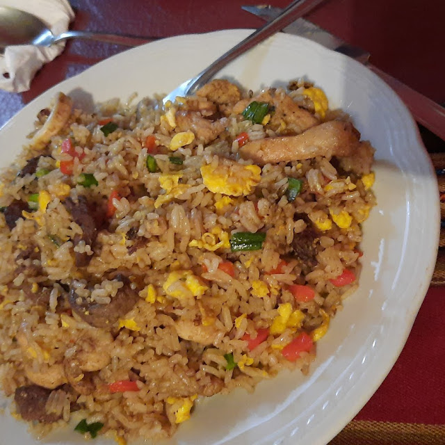 Arroz Chaufa Mixto Con Carne de Pollo
