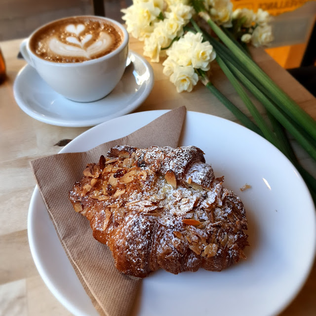 Almond Croissant