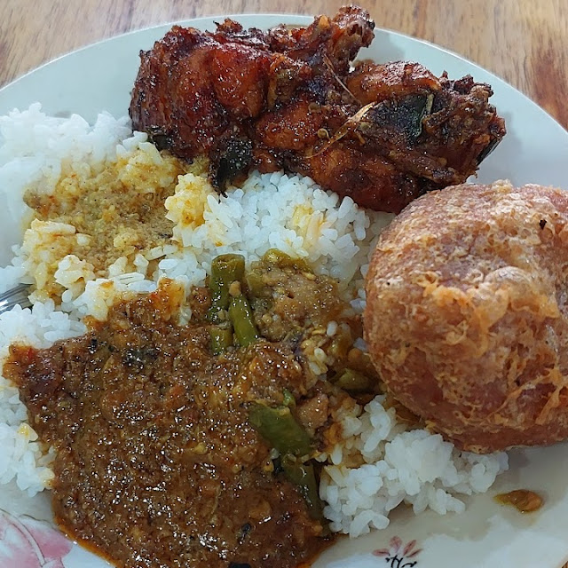 Nasi-Ayam Kecap-Perkedel