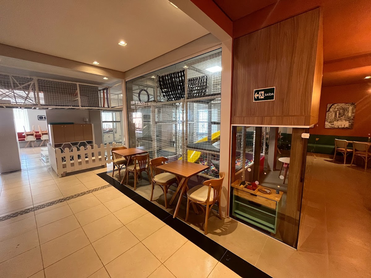 Funberry Lounge Café